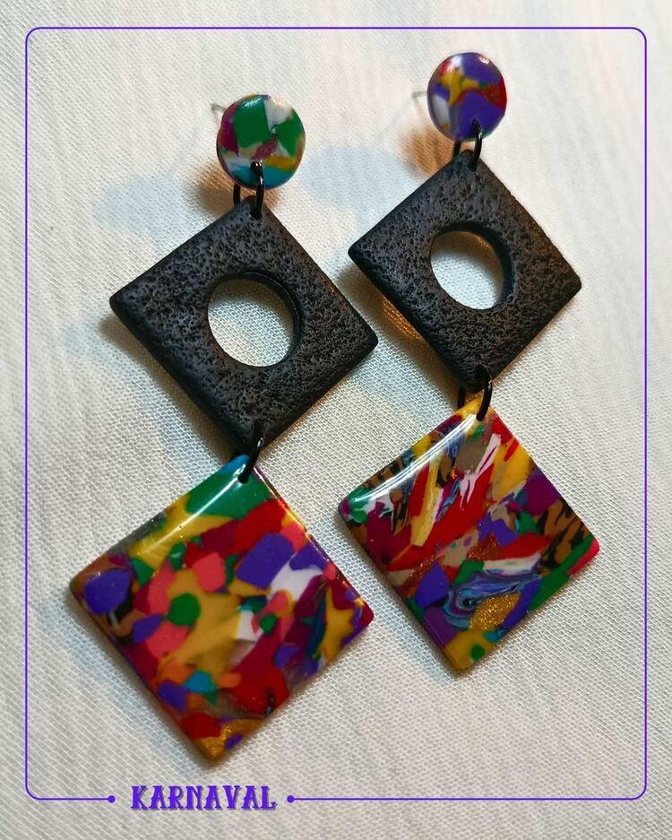 Karnaval Küpe 