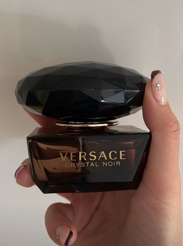 Versace Crystal Noir Eau De Parfum Kadın Parfüm 100 ML