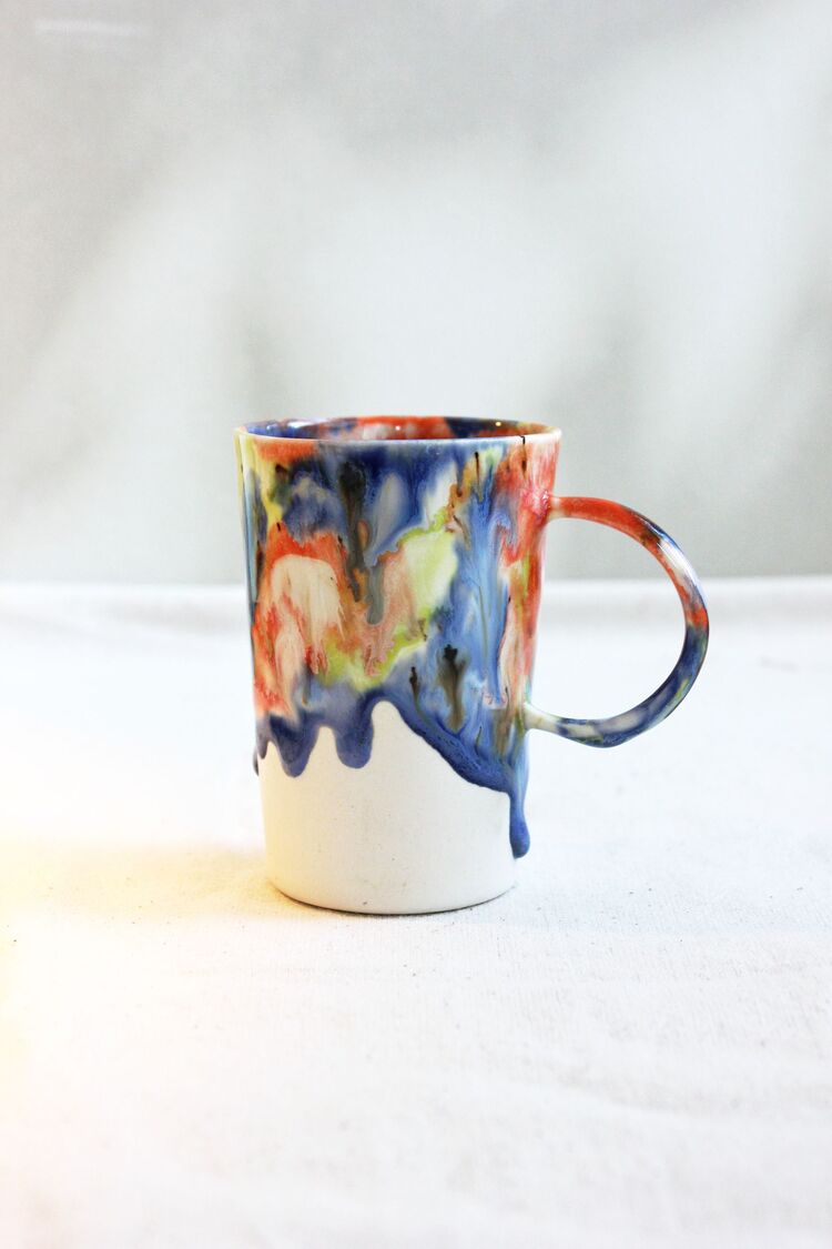 El yapımı stoneware kupa
