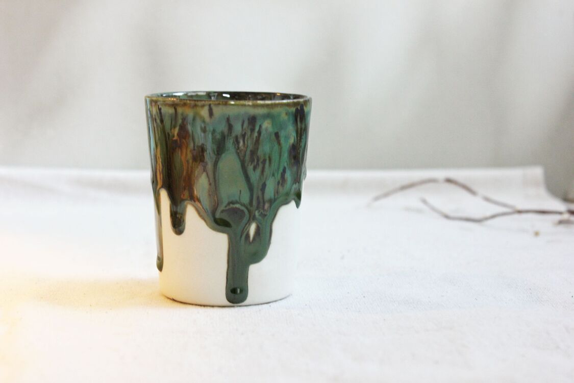 El yapımı stoneware kupa