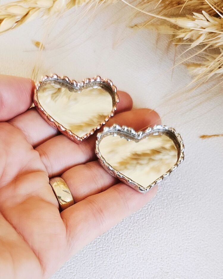 Eskitme Bakır Hatlı Ayna Kalp Broş