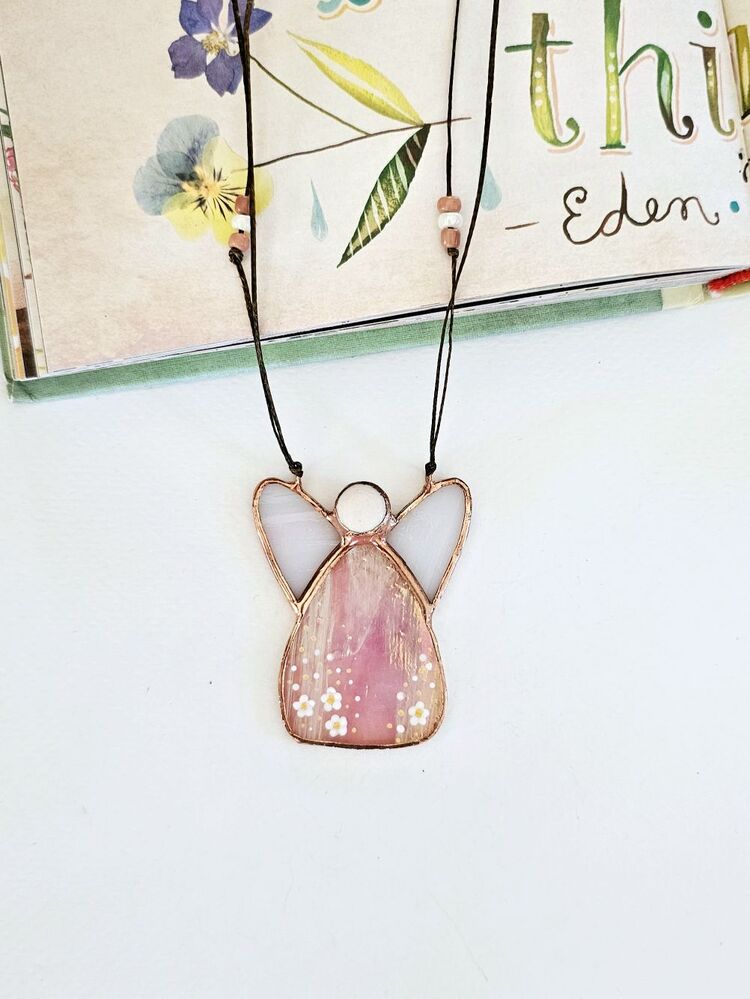 Pembe Hayaller içinden Melek Kolye