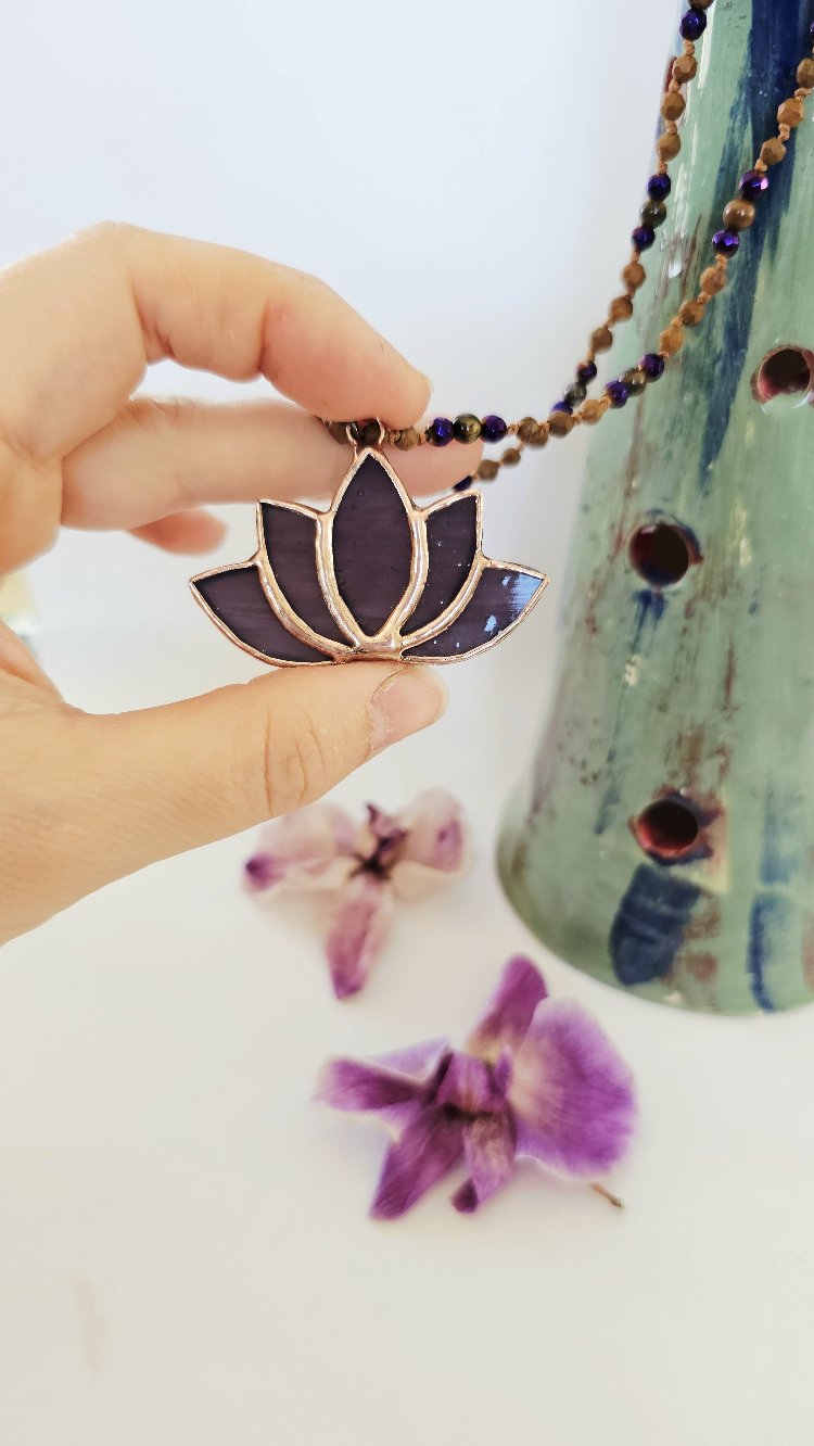 Doğal Taş Zincirli Lotus Kolye
