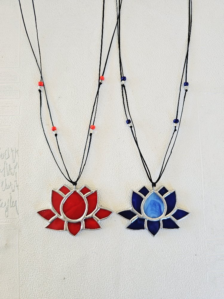 Kırmızı Lotus Kolye