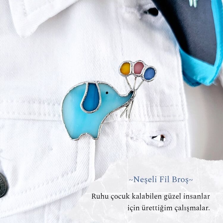 Neşeli Balonları ile Fil Broş