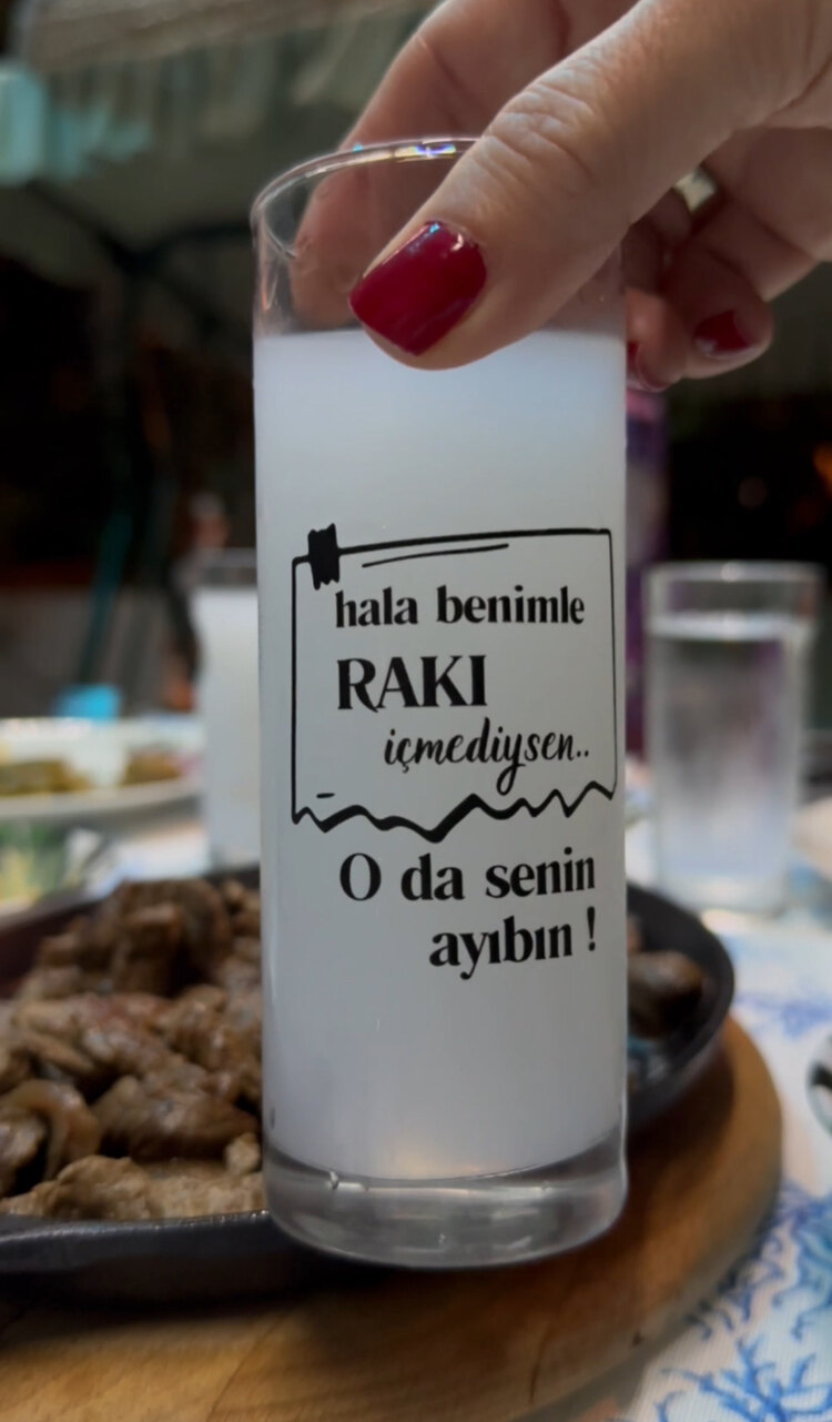 hala benimle rakı içmediysen..