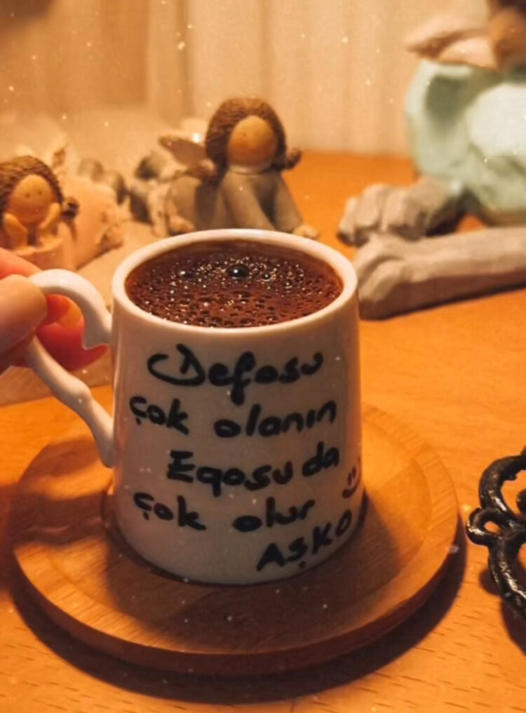 Defosu çok olanın,Egosu da çok olur ..Aşko