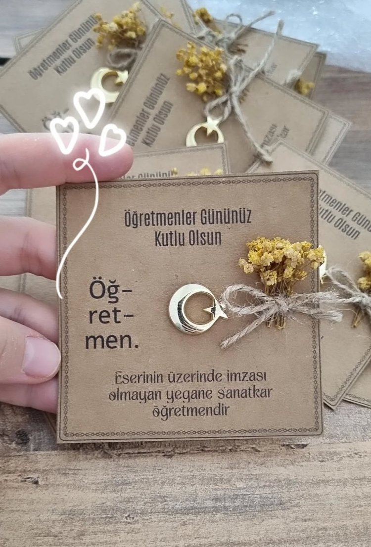 Gold Ay Yıldız Broş Kraft Çiçekli Süsleme