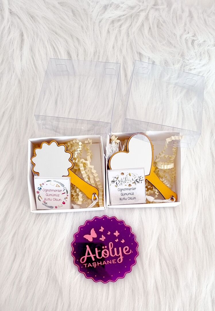 Ahşap Ayna Anahtarlık Ve Çikolata