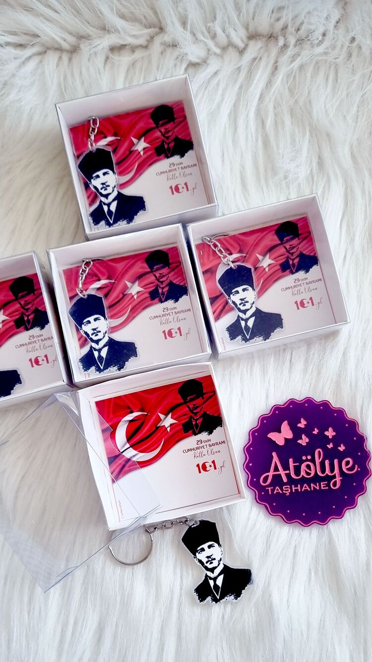 Atatürk Pleksi Anahtarlık Kutuda