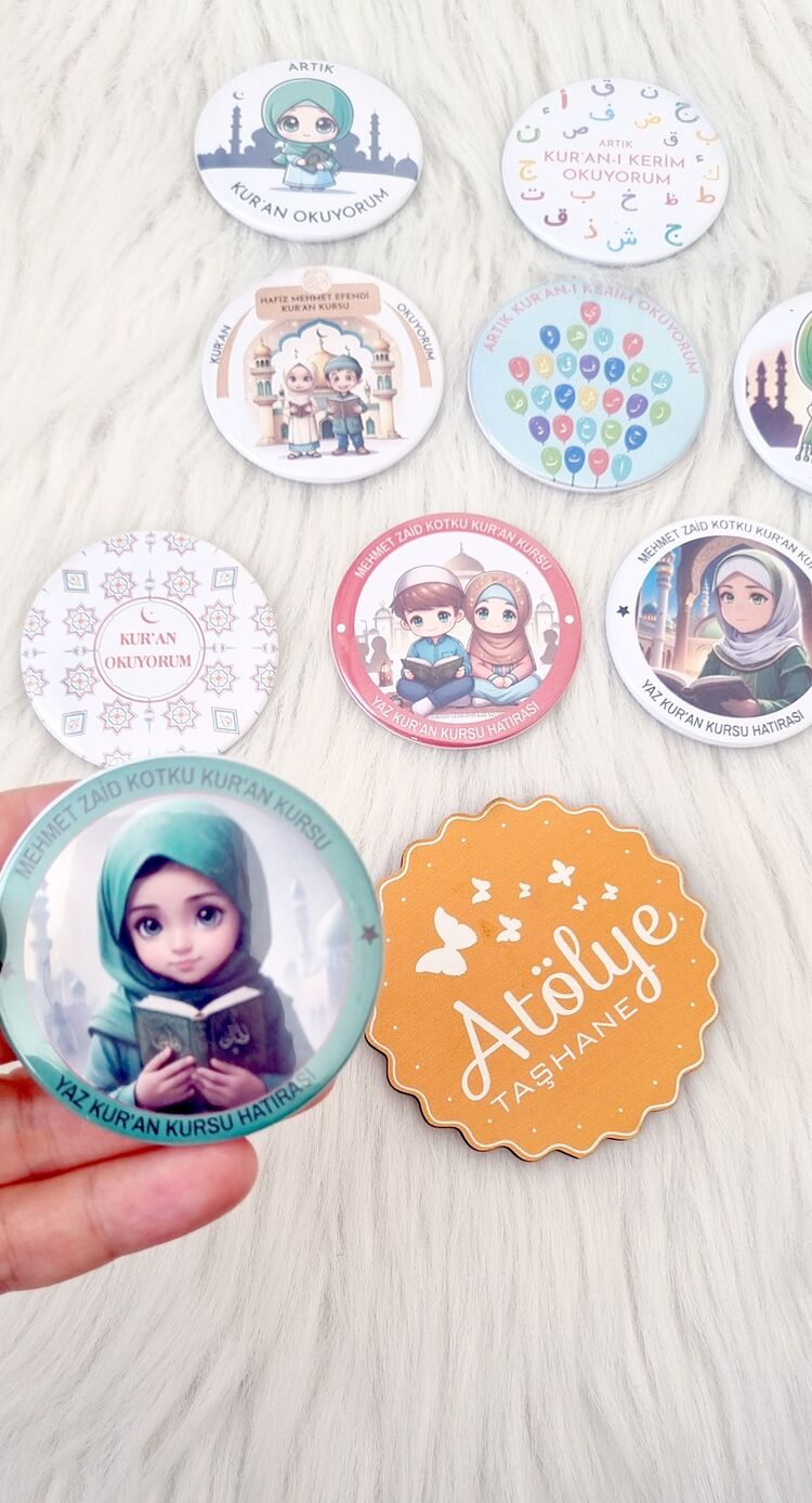 Kuran Okuyorum Rozet (İğneli)