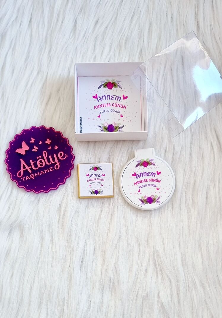 Kutu İçinde Ayna ve Çikolata 