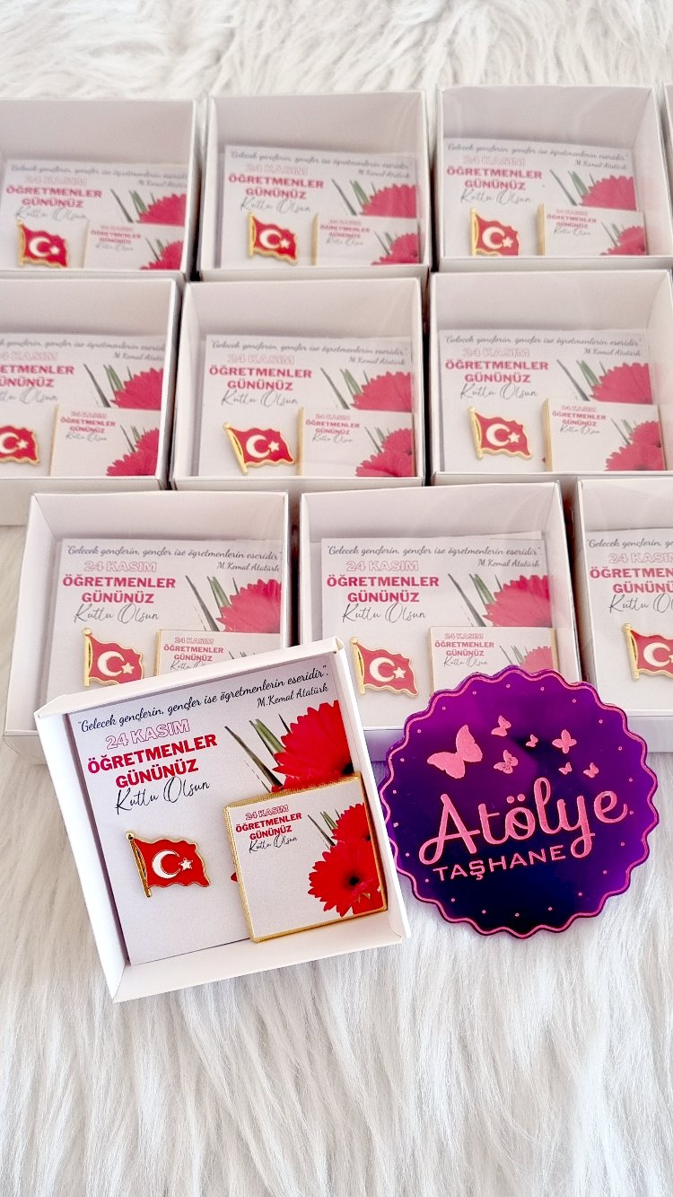 Kutuda Broş ve Çikolata (Adet Seçimi Yaparak Fiyat Bilgisi Öğrenebilirsiniz)