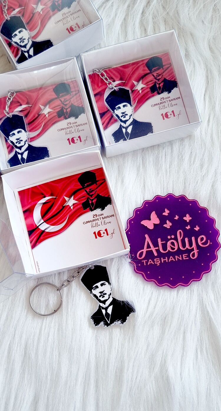Atatürk Pleksi Anahtarlık Kutuda