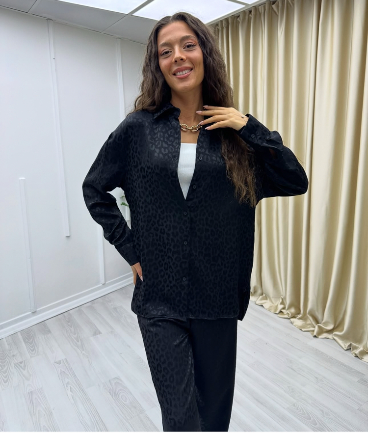 Siyah Leopar Desenli Saten Takım