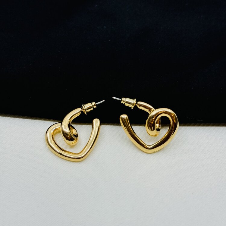 Kalp geçişli gold küpe