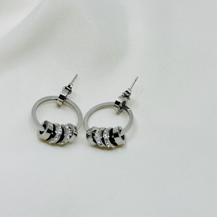 Taşlı pullu halka küpe Silver