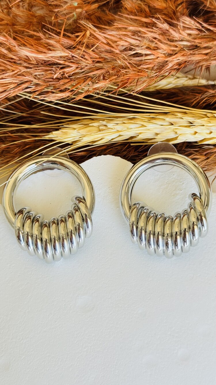 Çelik Halkalı Yuvarlak Silver Küpe