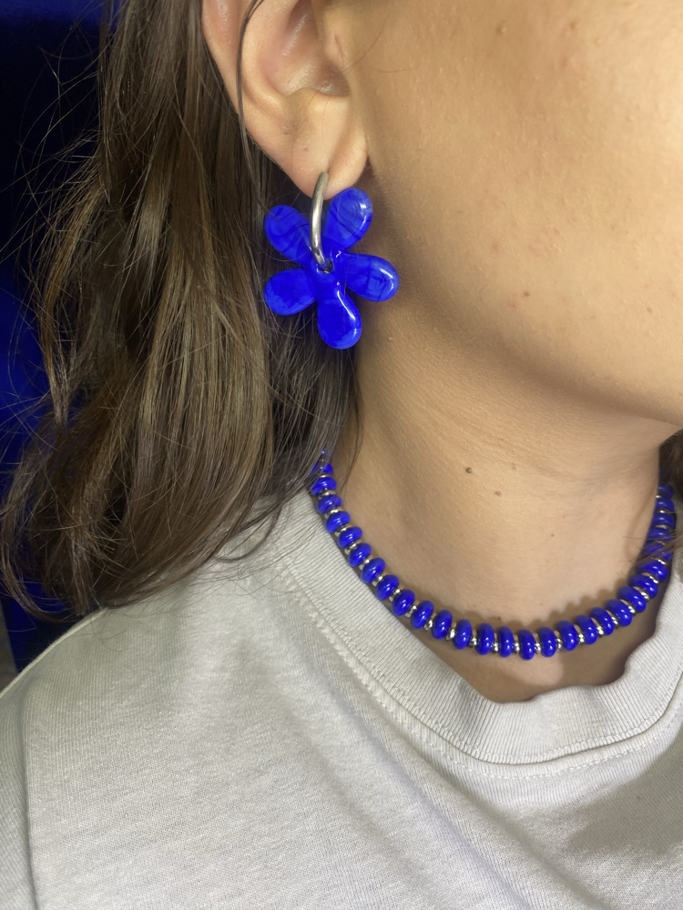 Deep Blue Daisy