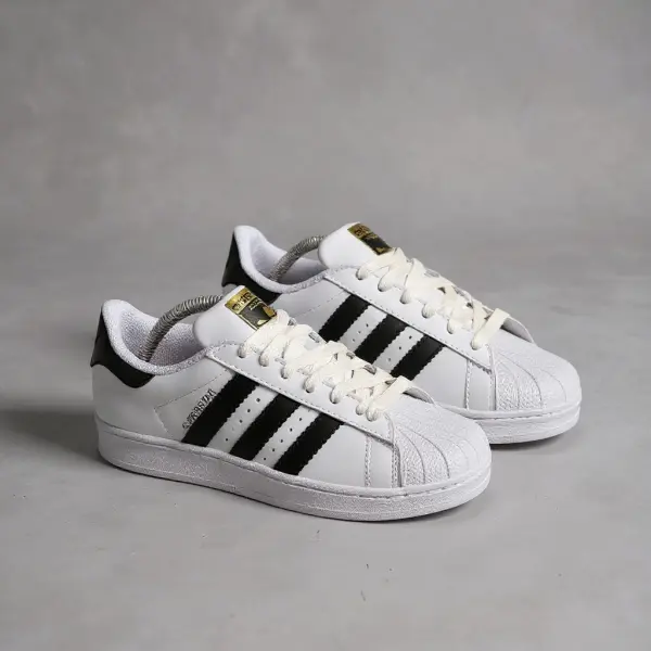 SUPERSTAR