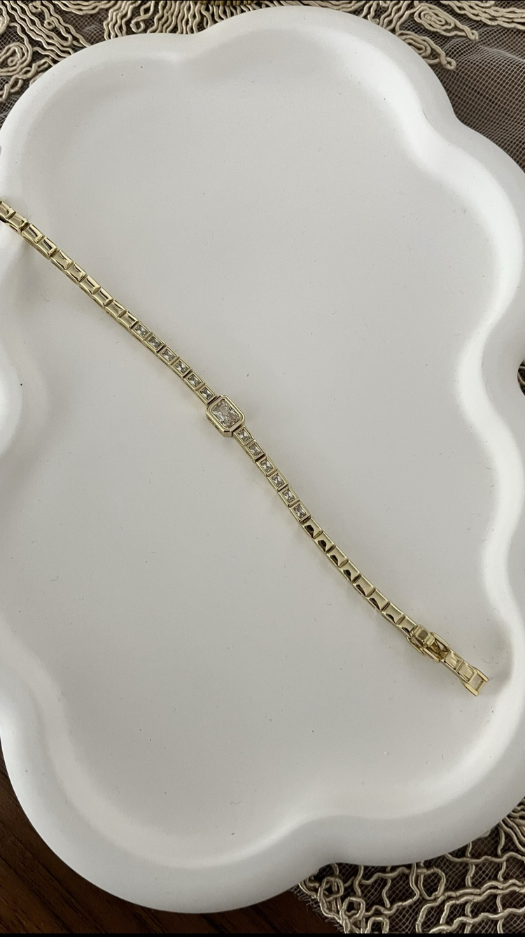 Baget taşlı 14k gold bileklik