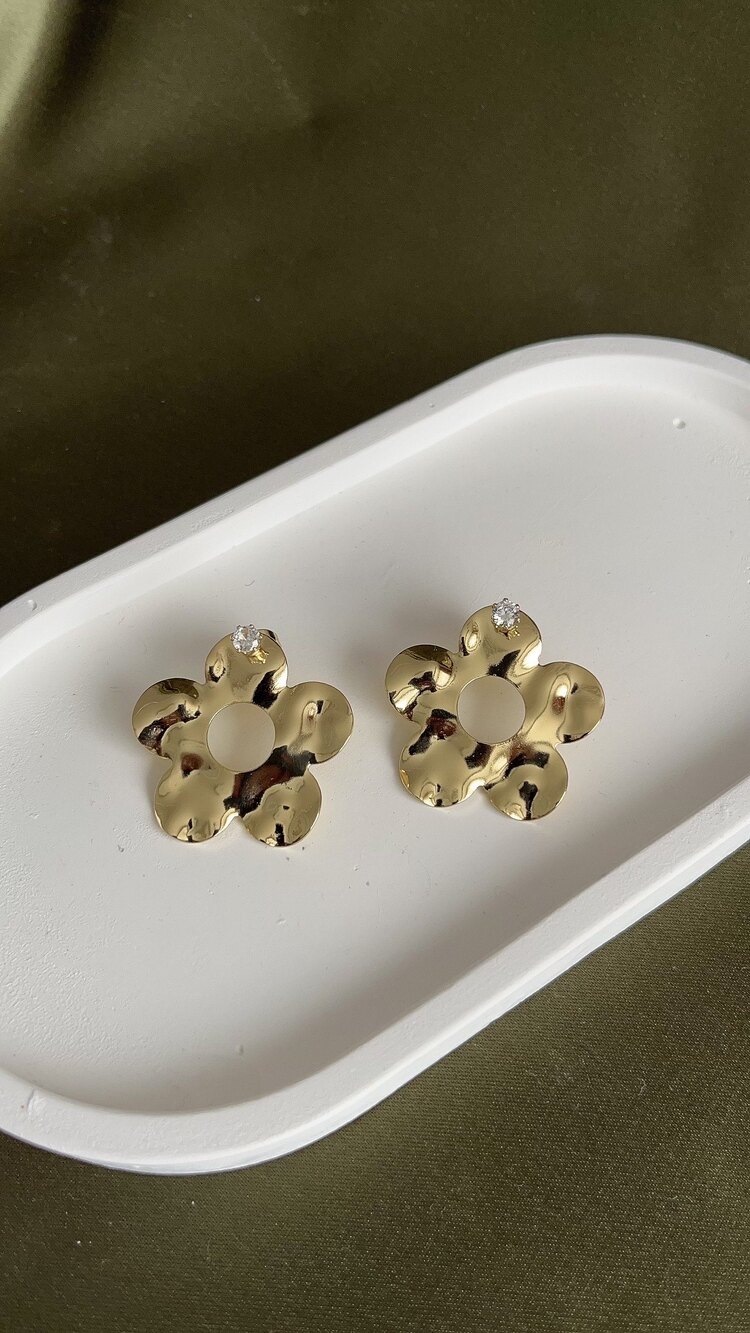 Tek taşlı çiçek küpe |14k rengi