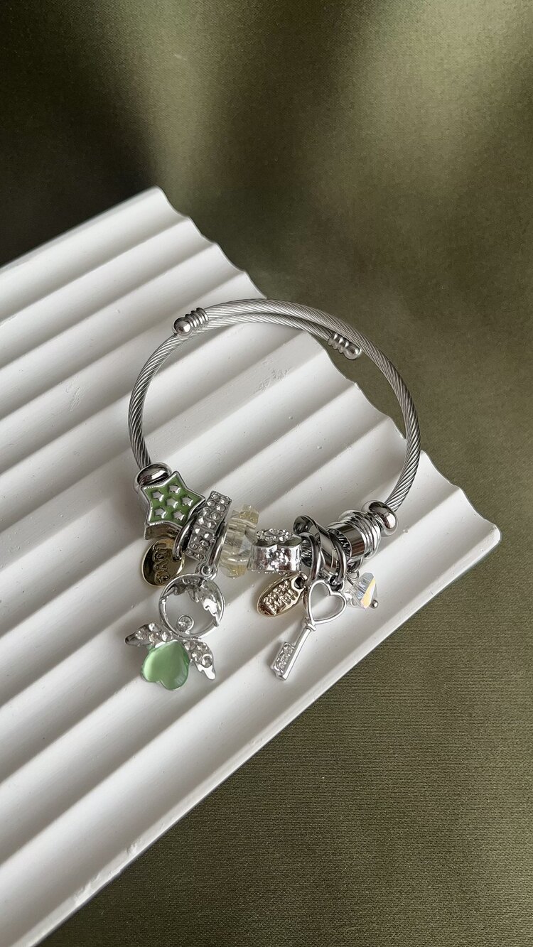 Yeşil kalp detaylı Pandora