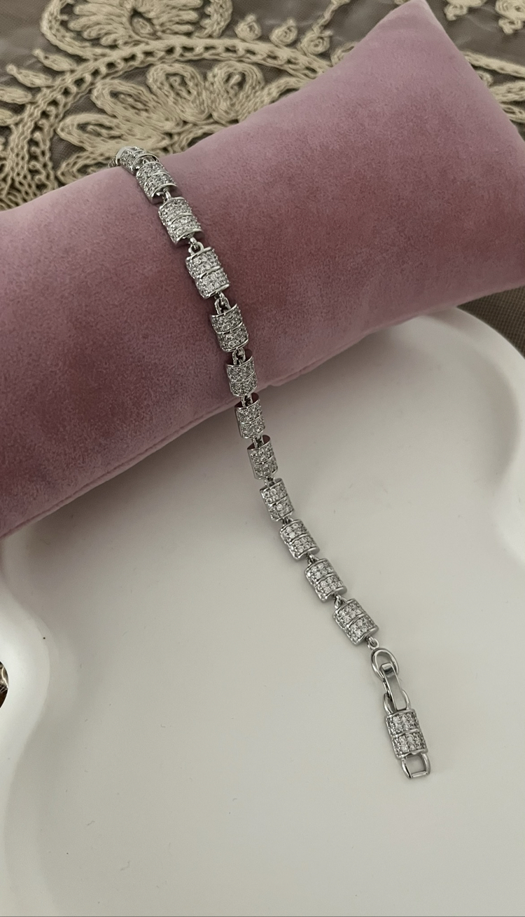 Silver zirkon taşlı bileklik