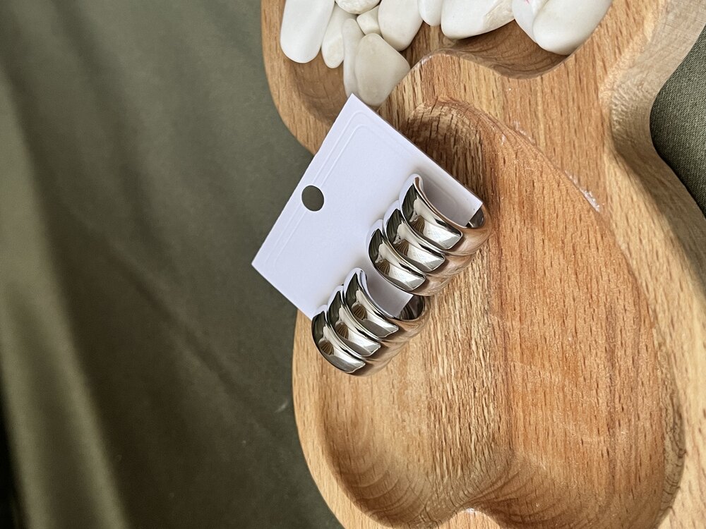 Üçlü görünümlü bombeli silver küpe