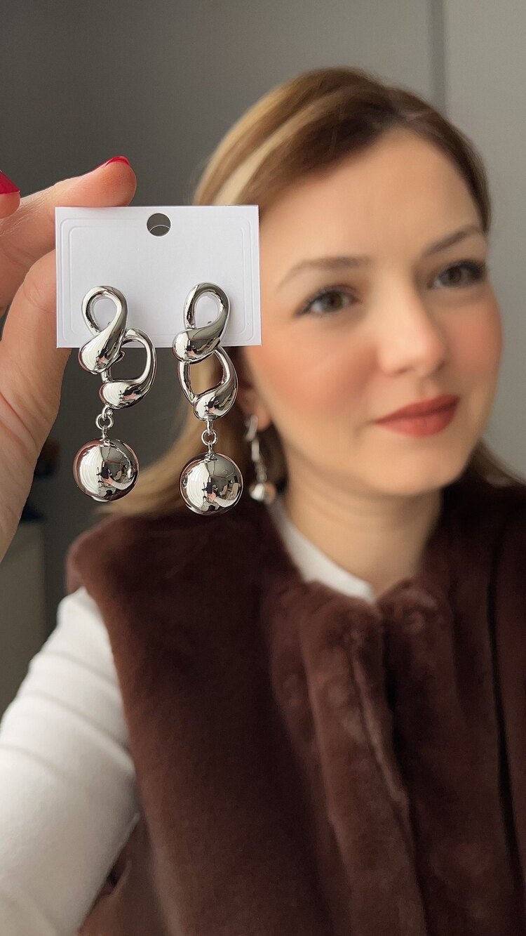 Sallantılı silver büyük top küpe