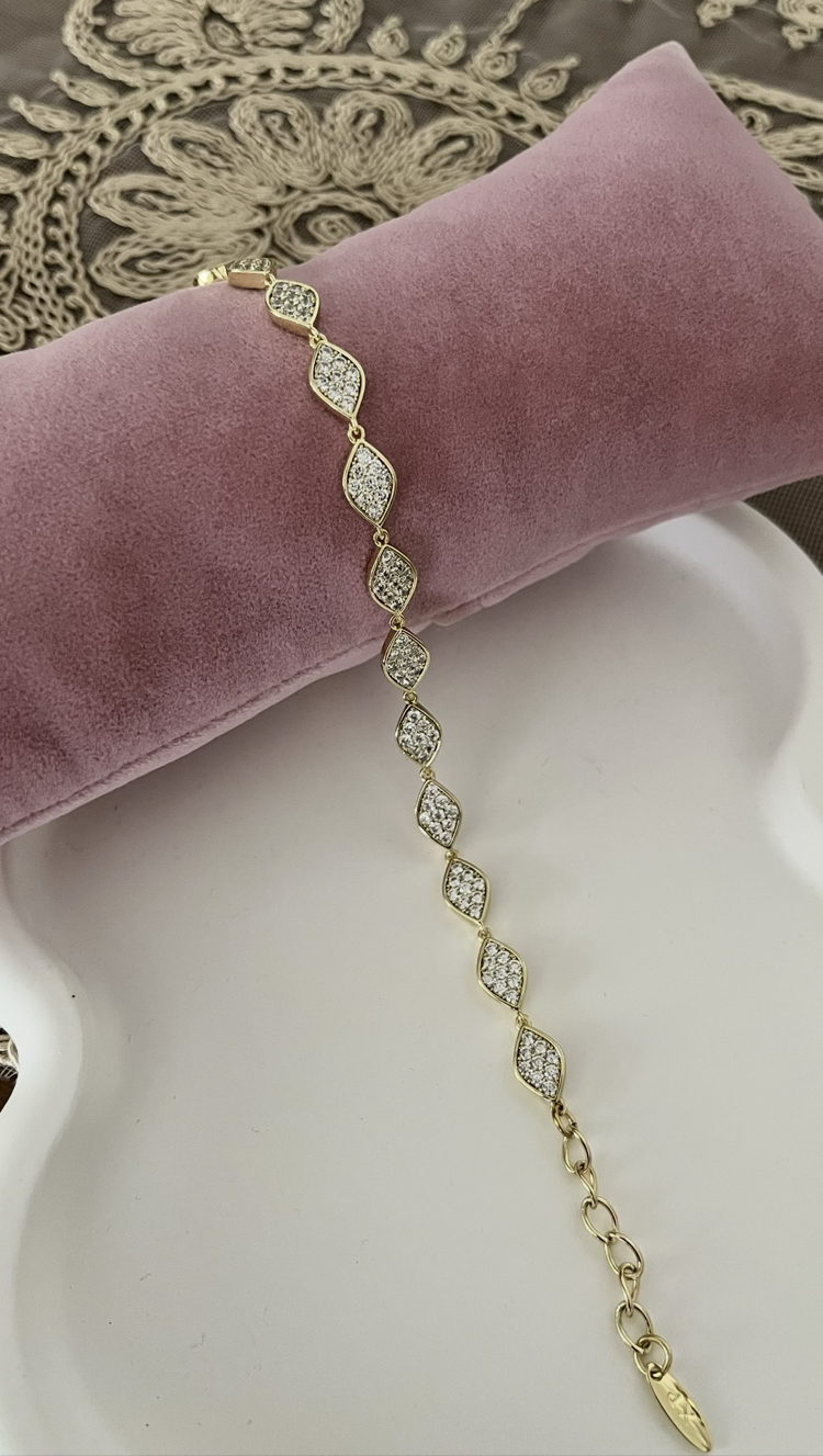 Baklava model Zirkon taşlı bileklik