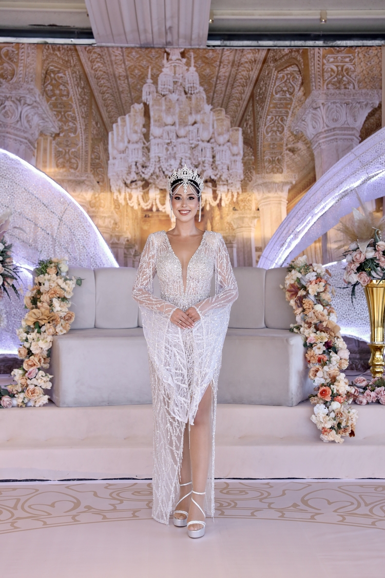 Lâl after model 