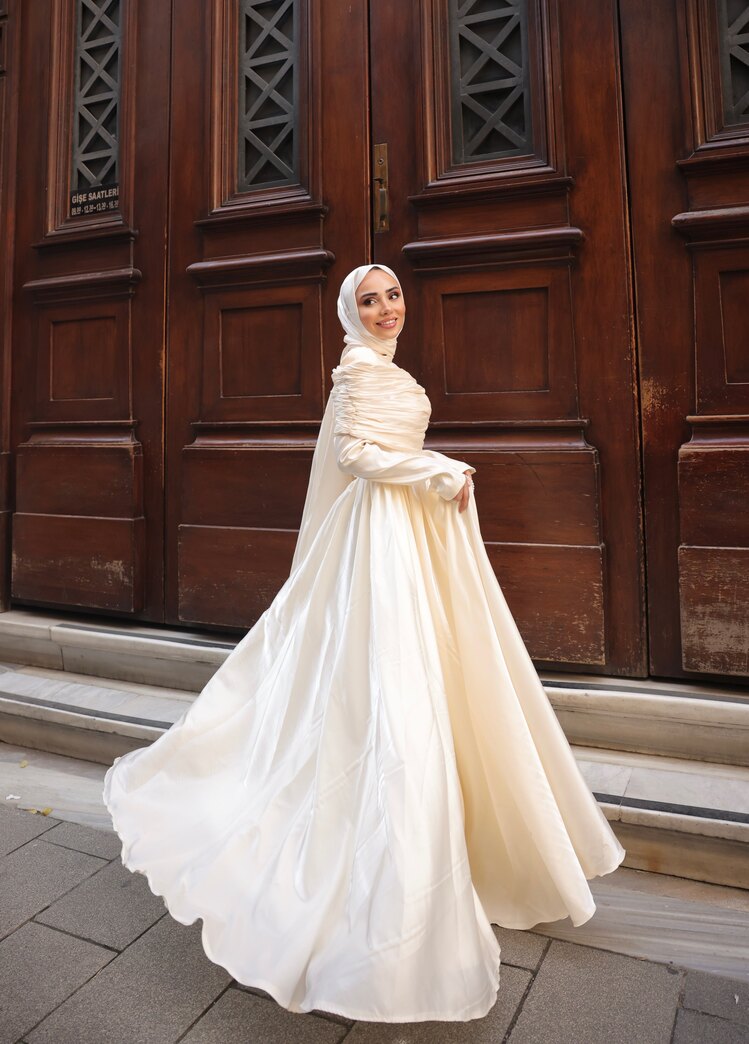 İnci model 