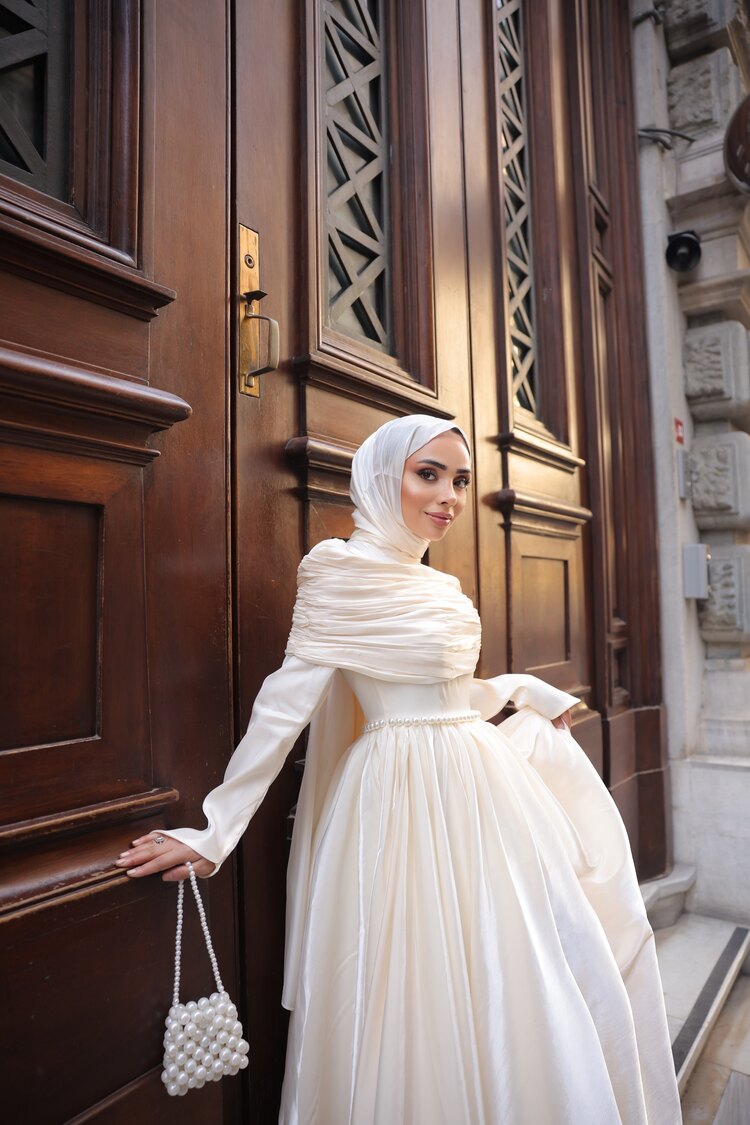 İnci model 