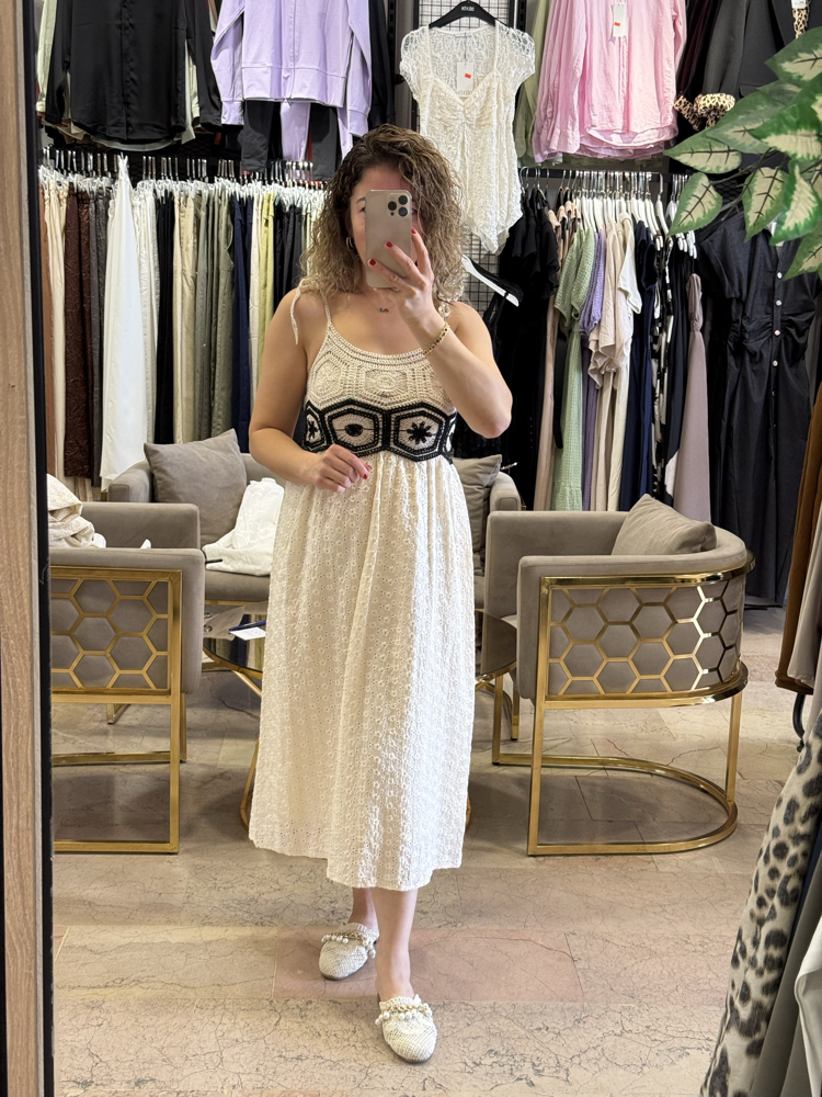 Örme detaylı güpürlü elbise taş rengi