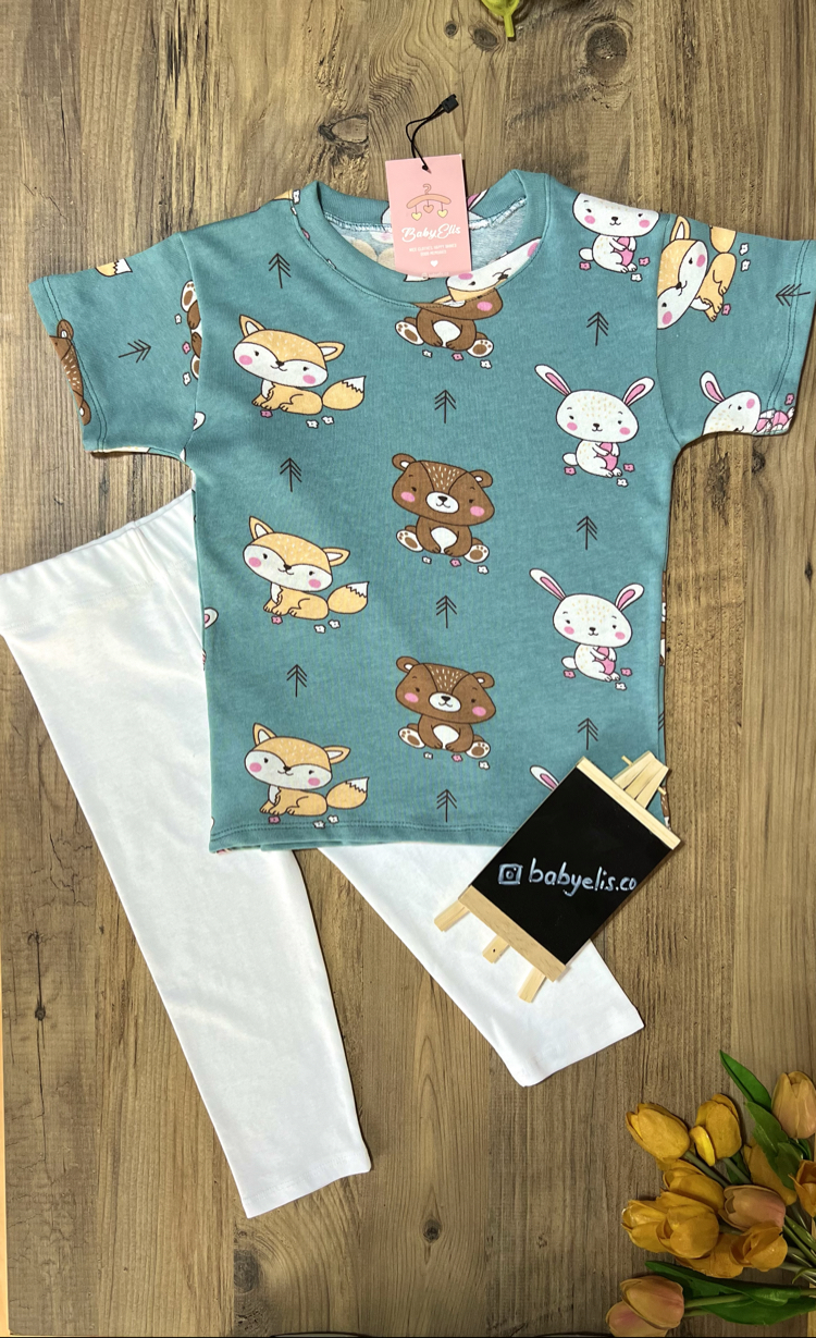 Mint yeşili desenli oversıze t-shirt diz altı kapri takım