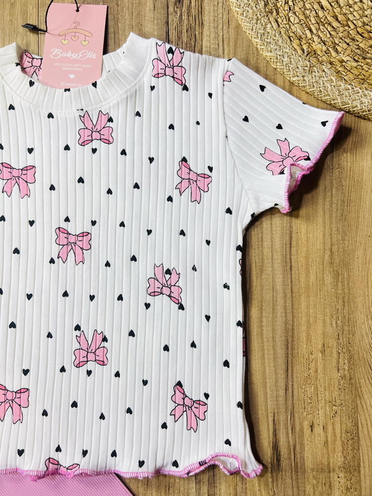 Kısa kollu fiyonk desenli body pembe diz altı kapri takım