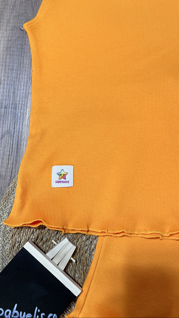 Turuncu kolsuz t-shirt şort takım