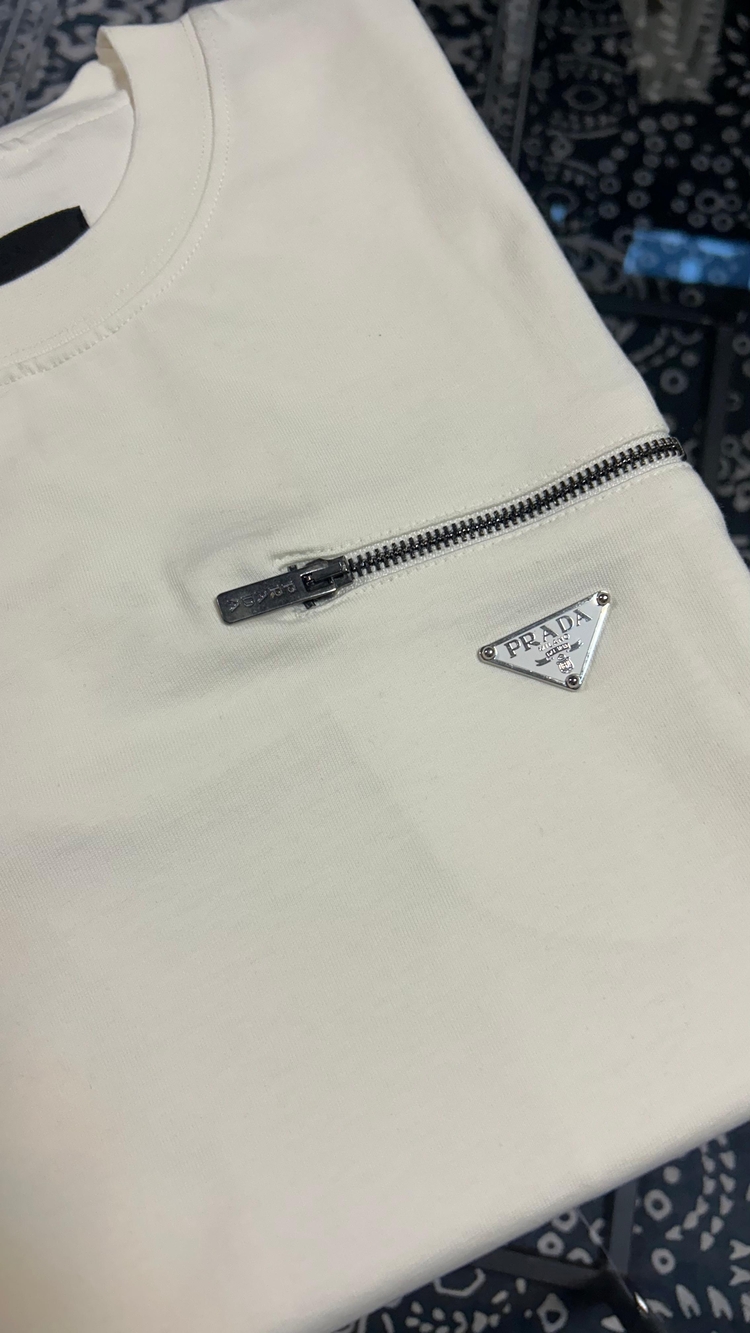 Prada Premium Fermuar Detaylı Premium T-shirt