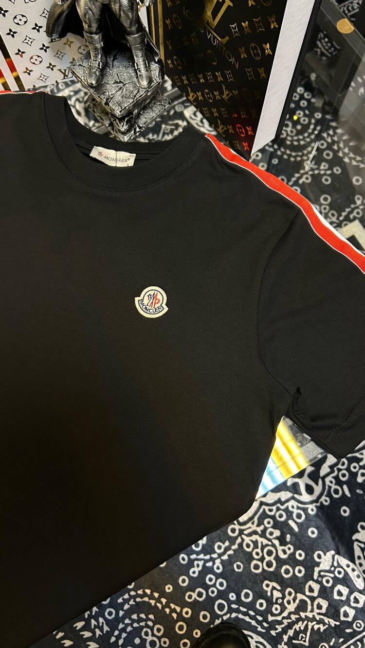 Moncler T-shirt