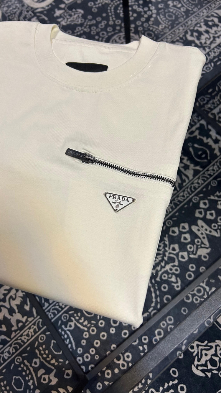 Prada Premium Fermuar Detaylı Premium T-shirt