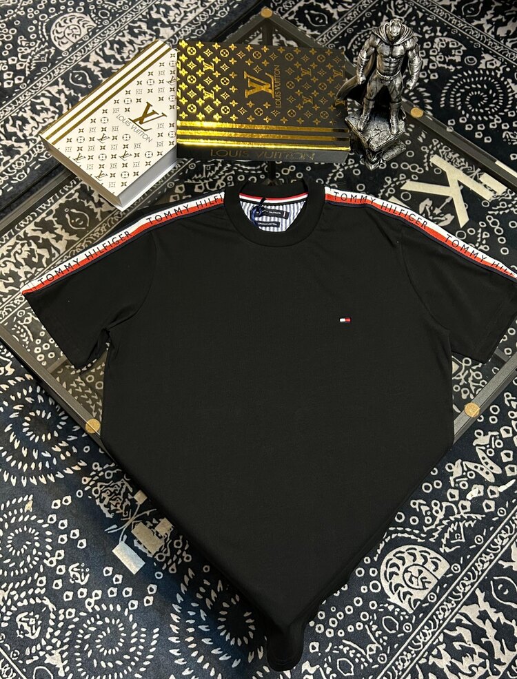 Tommy Hilfiger Kol Ve Omuz Detaylı T-shirt