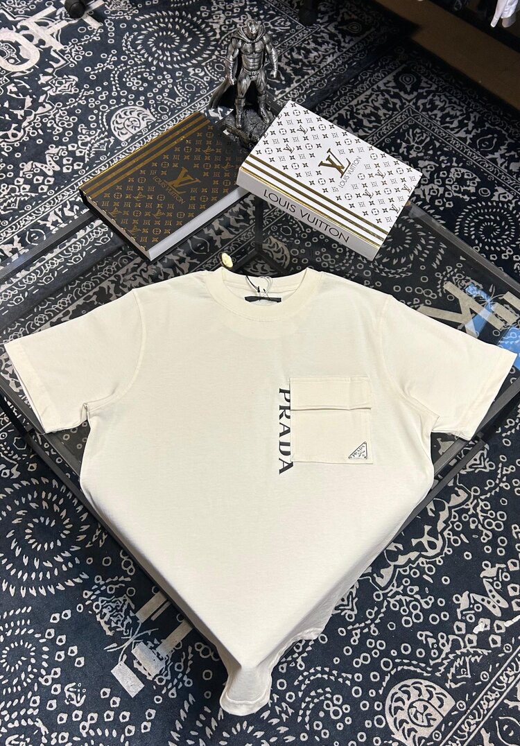 Prada Premium Cep Detaylı T-shirt