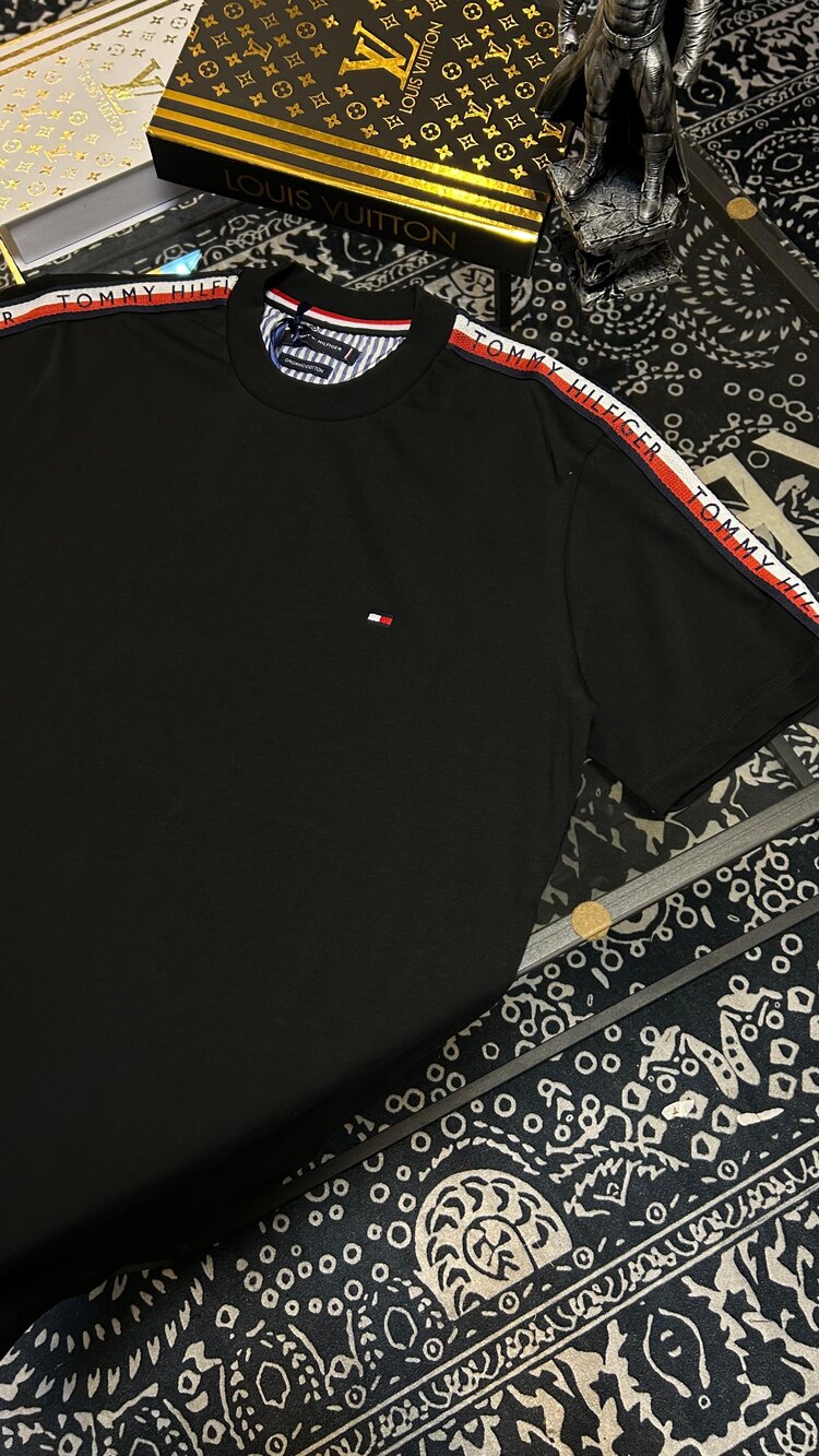 Tommy Hilfiger Kol Ve Omuz Detaylı T-shirt
