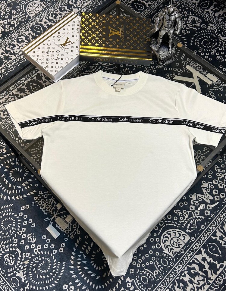 Calvin Klein T-shirt