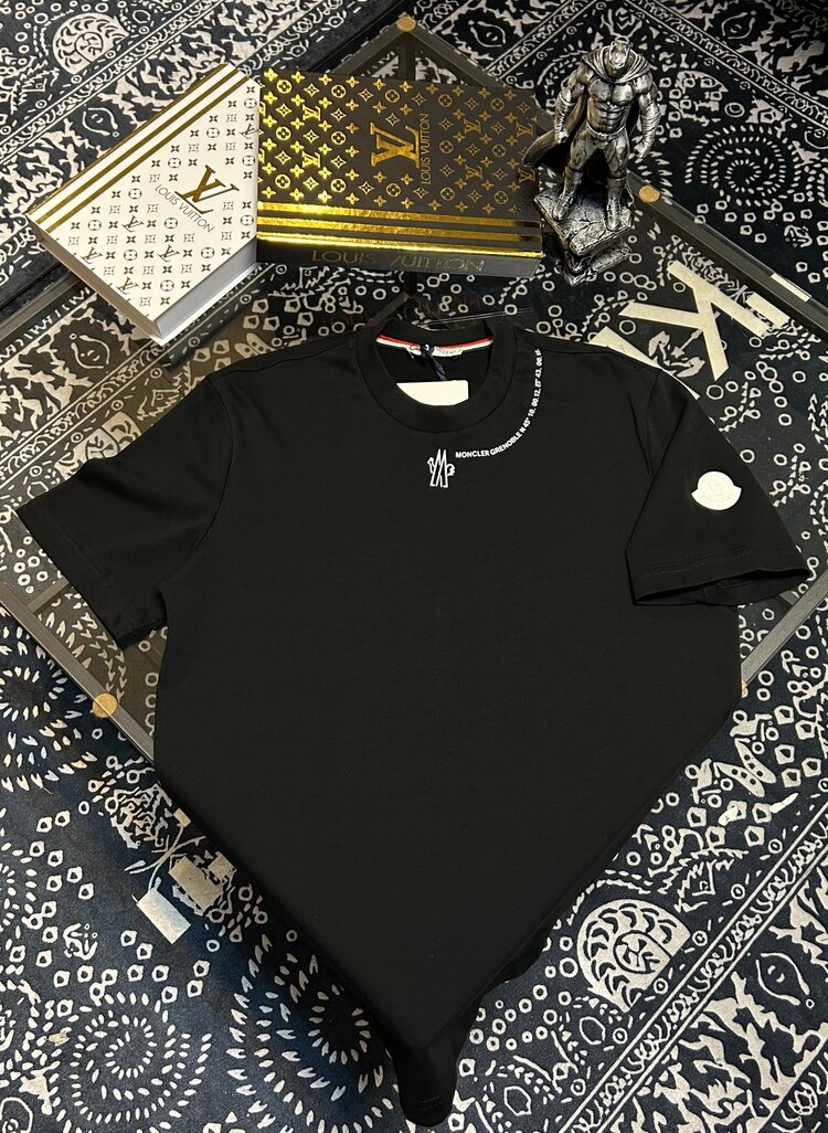 Moncler Kol Detaylı T-shirt