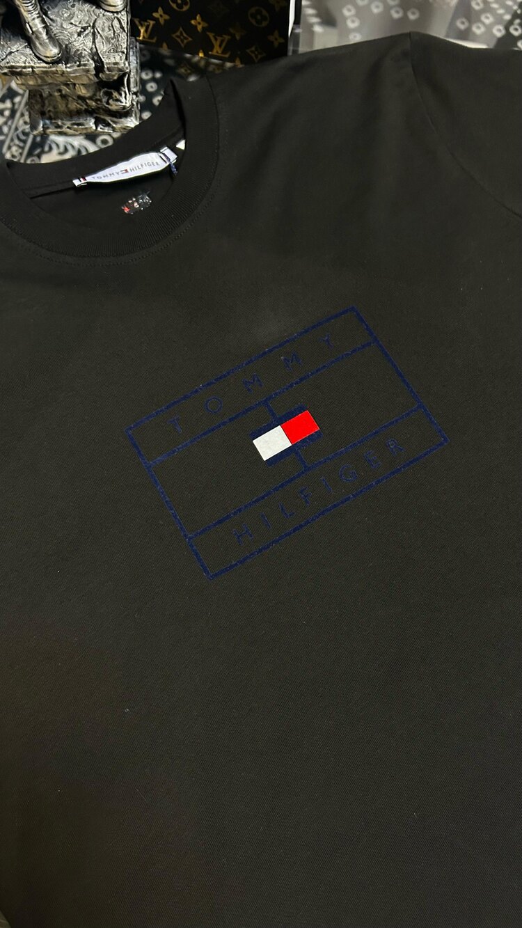 Tommy Hilfiger Ense Detaylı T-shirt