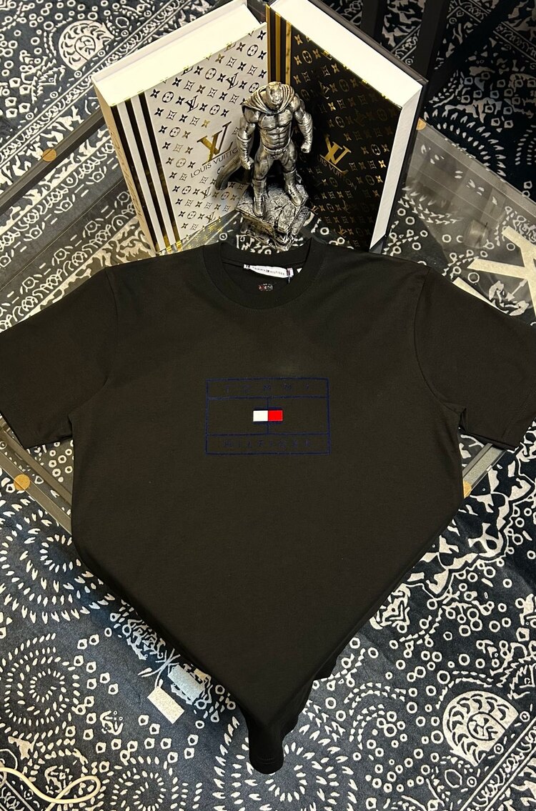 Tommy Hilfiger Ense Detaylı T-shirt