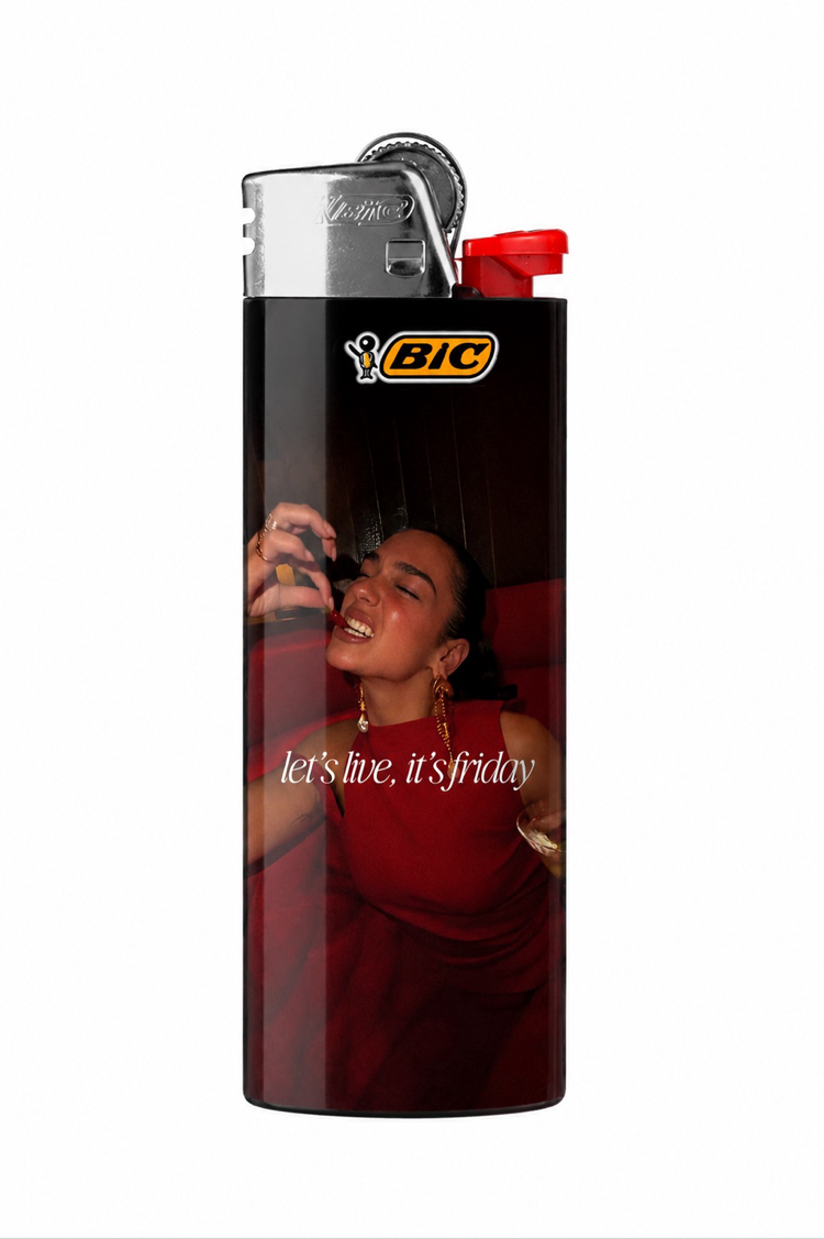 Dua Lipa Bic Çakmak