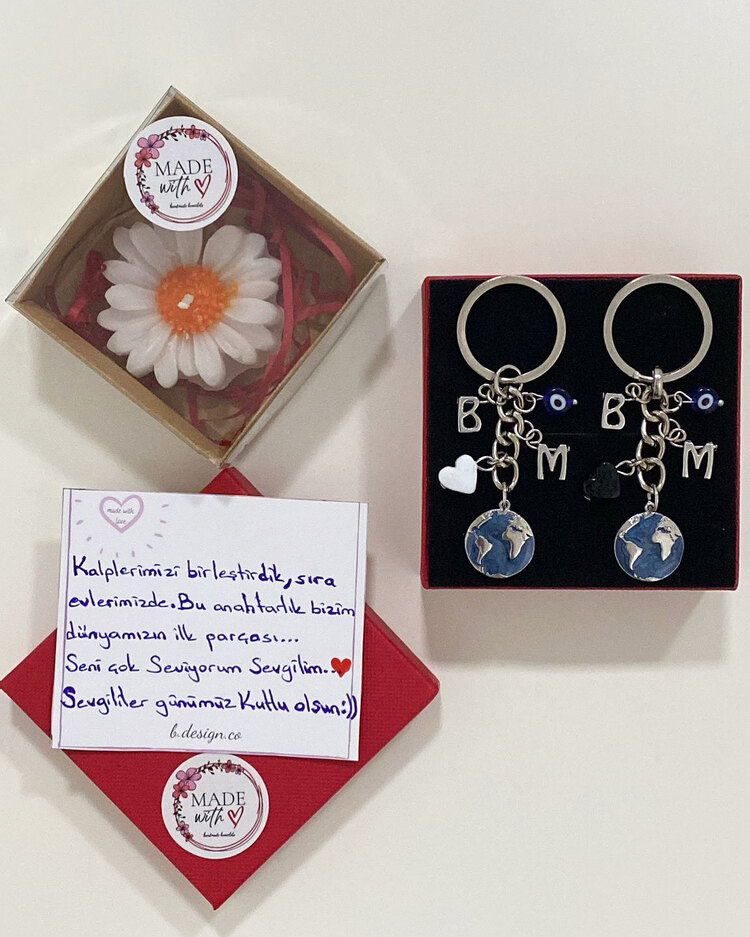 Benim Dünyam Sensin Siyah Beyaz Kalpli Setimiz Hediye Kutulu 